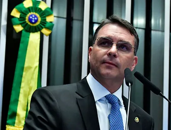 Flavio Bolsonaro em dia de Senado Federal Foto: Partido Liberal