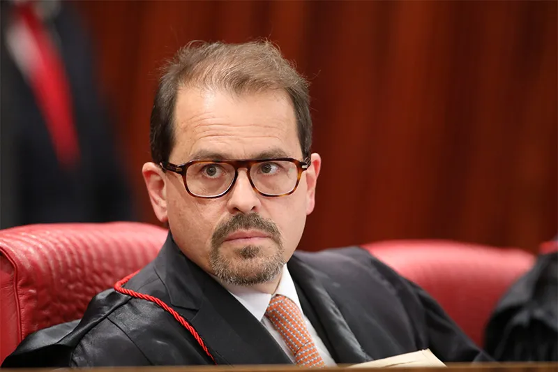 Ministro proíbe que “Exército do Lula” seja suspenso por decisão única